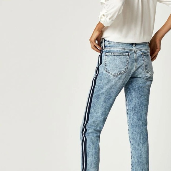 NWT MAVI denim Ava boyfriend Jean light indigo stripe - Picture 2 of 10